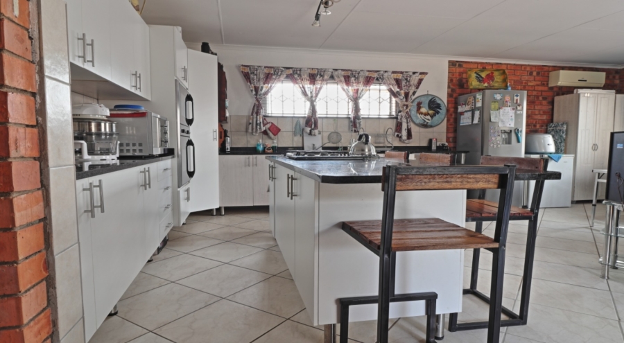 2 Bedroom Property for Sale in Marloth Park Mpumalanga