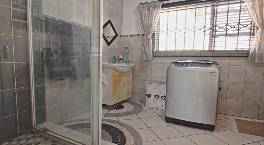 2 Bedroom Property for Sale in Marloth Park Mpumalanga
