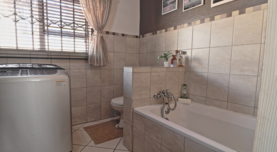 2 Bedroom Property for Sale in Marloth Park Mpumalanga