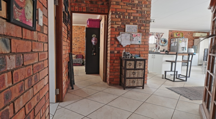 2 Bedroom Property for Sale in Marloth Park Mpumalanga