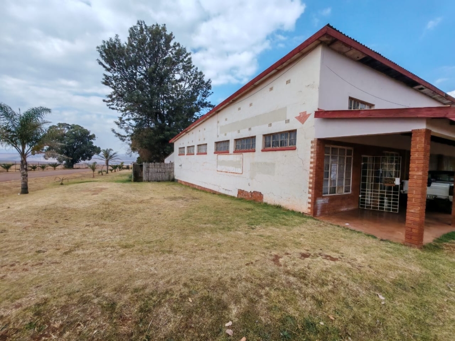9 Bedroom Property for Sale in eMakhazeni B Mpumalanga