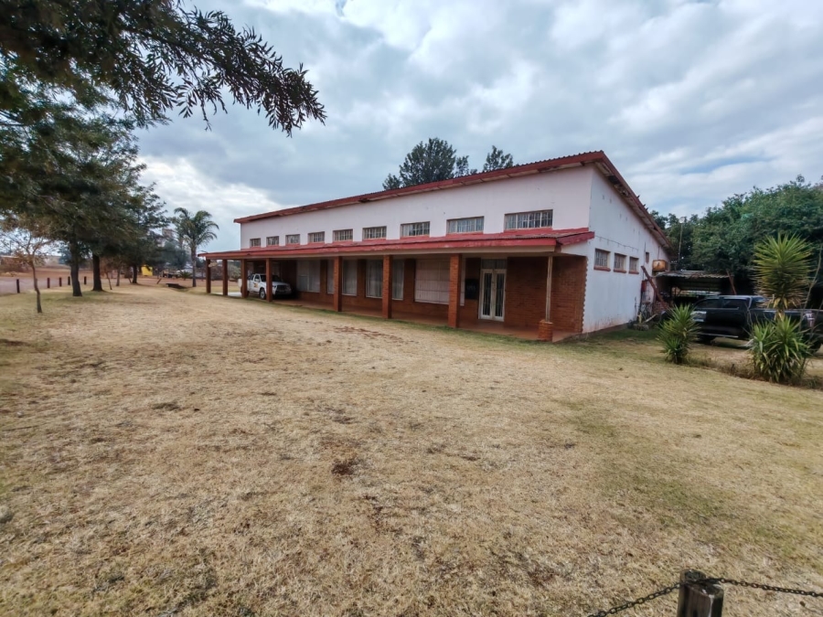 9 Bedroom Property for Sale in eMakhazeni B Mpumalanga