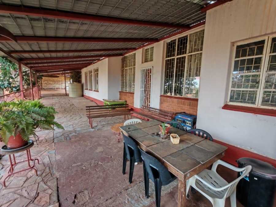 9 Bedroom Property for Sale in eMakhazeni B Mpumalanga