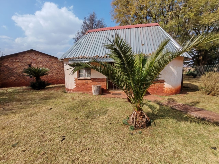 9 Bedroom Property for Sale in eMakhazeni B Mpumalanga