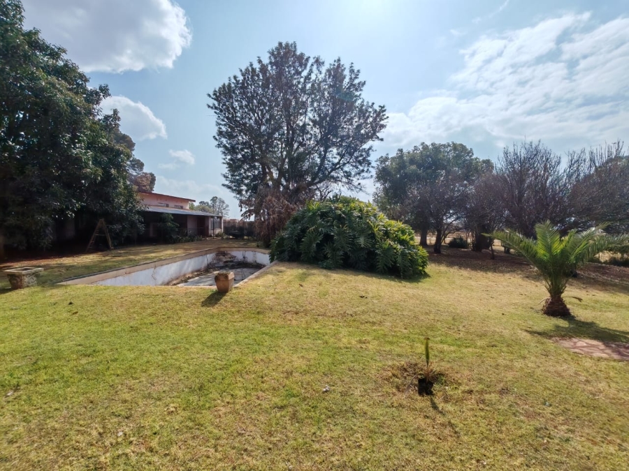 9 Bedroom Property for Sale in eMakhazeni B Mpumalanga