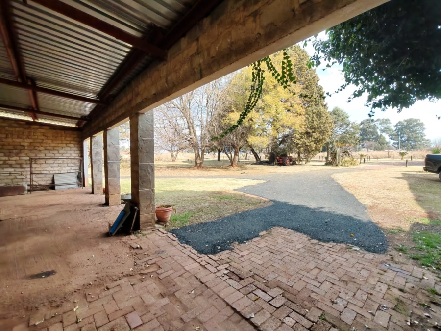 9 Bedroom Property for Sale in eMakhazeni B Mpumalanga