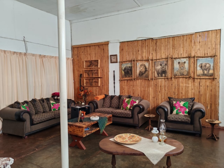 9 Bedroom Property for Sale in eMakhazeni B Mpumalanga