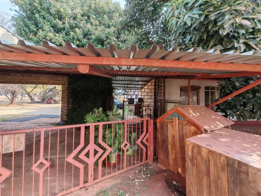 9 Bedroom Property for Sale in eMakhazeni B Mpumalanga