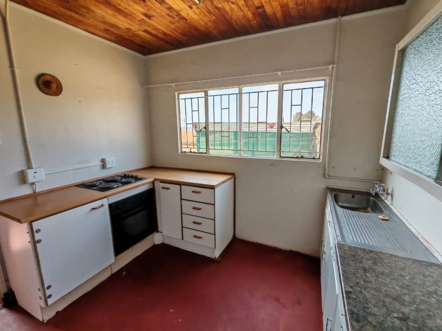 9 Bedroom Property for Sale in eMakhazeni B Mpumalanga
