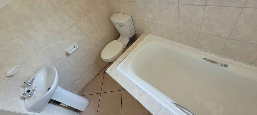 To Let 2 Bedroom Property for Rent in Stonehenge Mpumalanga