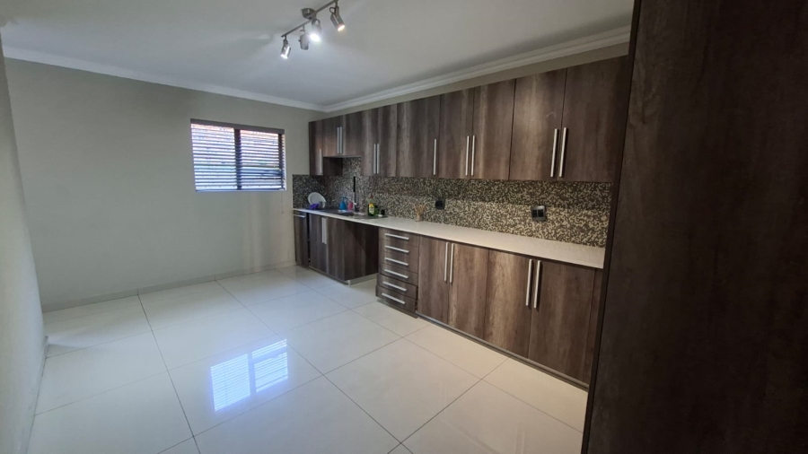To Let 5 Bedroom Property for Rent in Steiltes Mpumalanga