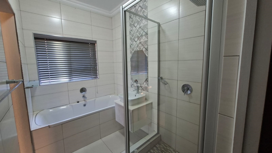 To Let 5 Bedroom Property for Rent in Steiltes Mpumalanga