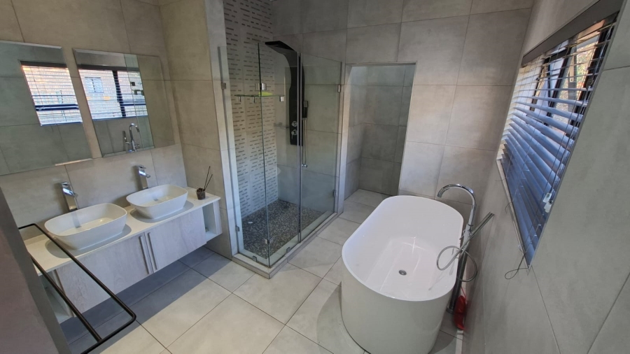 To Let 5 Bedroom Property for Rent in Steiltes Mpumalanga