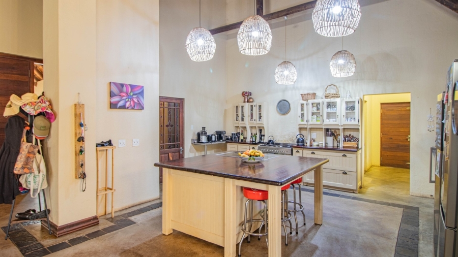 6 Bedroom Property for Sale in White River Estates Mpumalanga