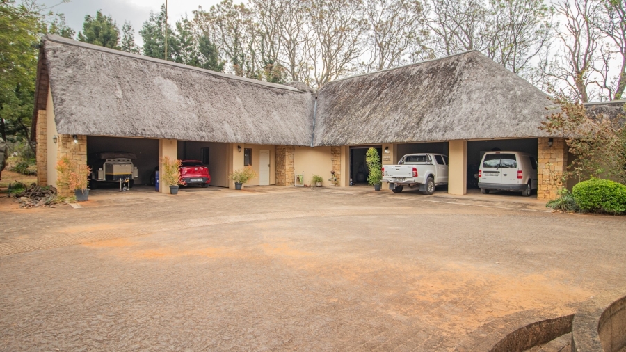 6 Bedroom Property for Sale in White River Estates Mpumalanga