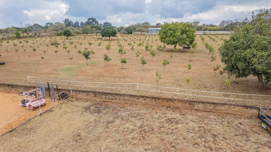 6 Bedroom Property for Sale in White River Estates Mpumalanga