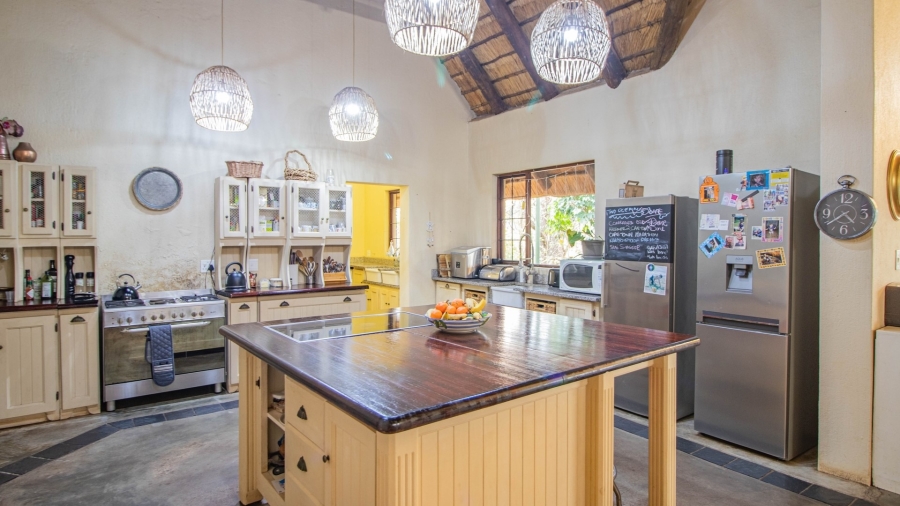 6 Bedroom Property for Sale in White River Estates Mpumalanga