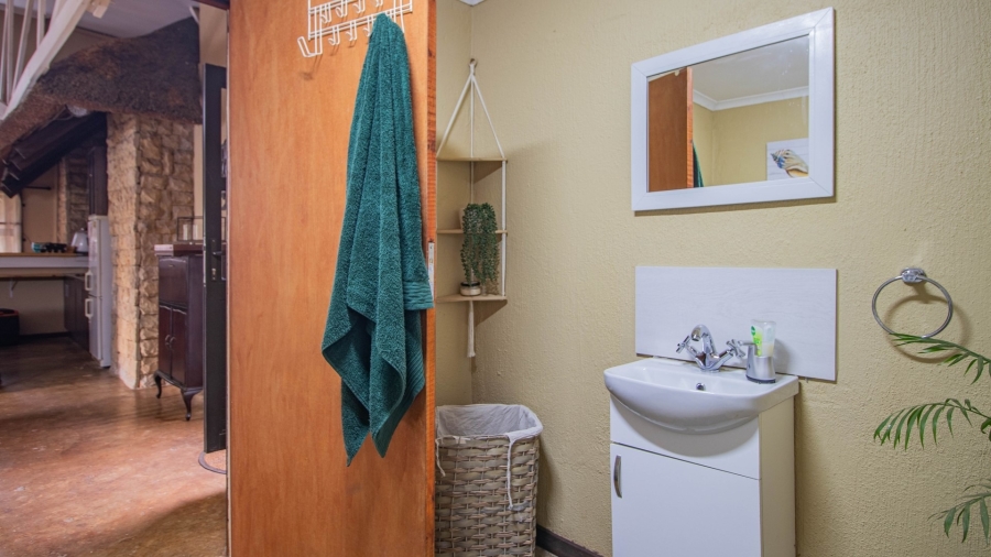 6 Bedroom Property for Sale in White River Estates Mpumalanga