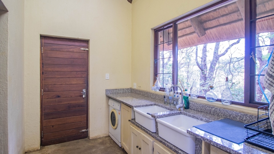 6 Bedroom Property for Sale in White River Estates Mpumalanga