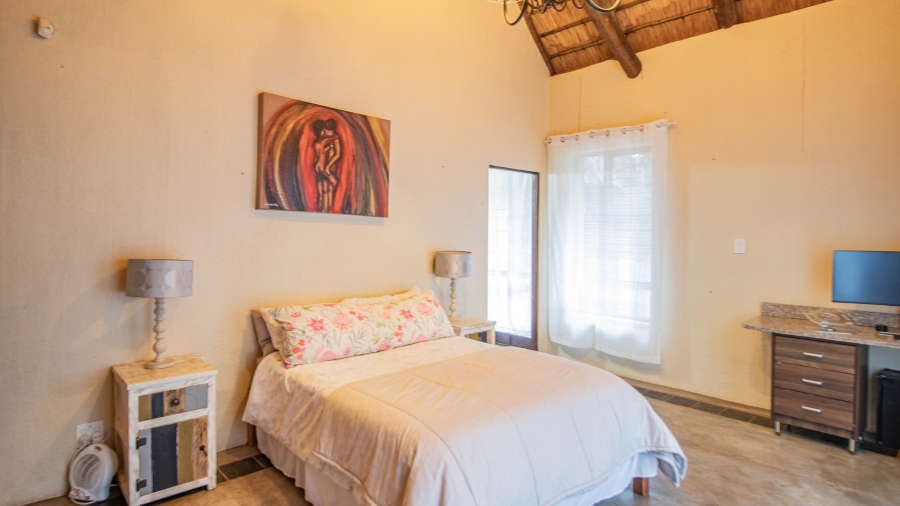 6 Bedroom Property for Sale in White River Estates Mpumalanga
