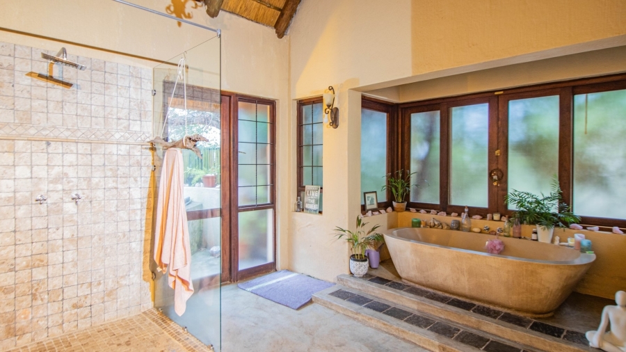 6 Bedroom Property for Sale in White River Estates Mpumalanga