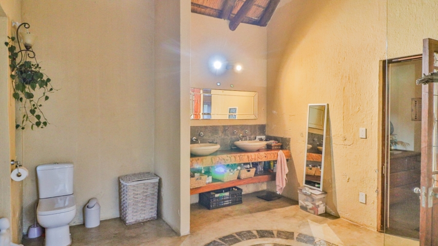 6 Bedroom Property for Sale in White River Estates Mpumalanga