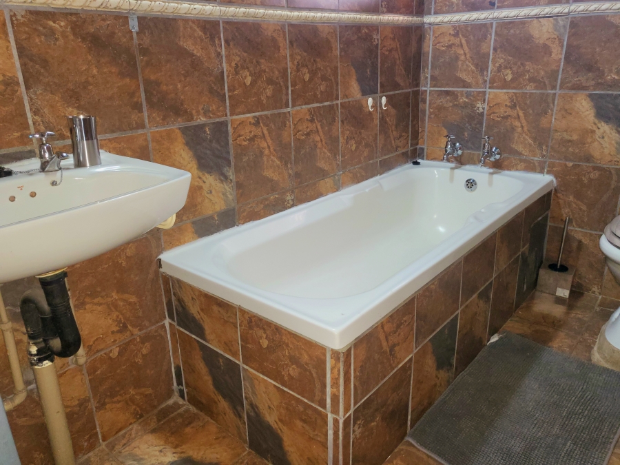 3 Bedroom Property for Sale in Marloth Park Mpumalanga