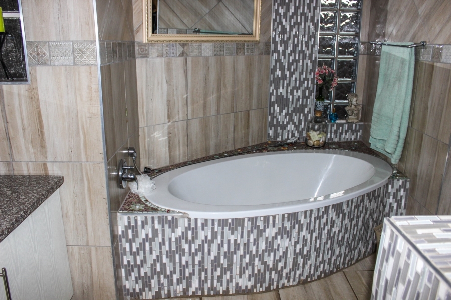 4 Bedroom Property for Sale in Gholfsig Mpumalanga