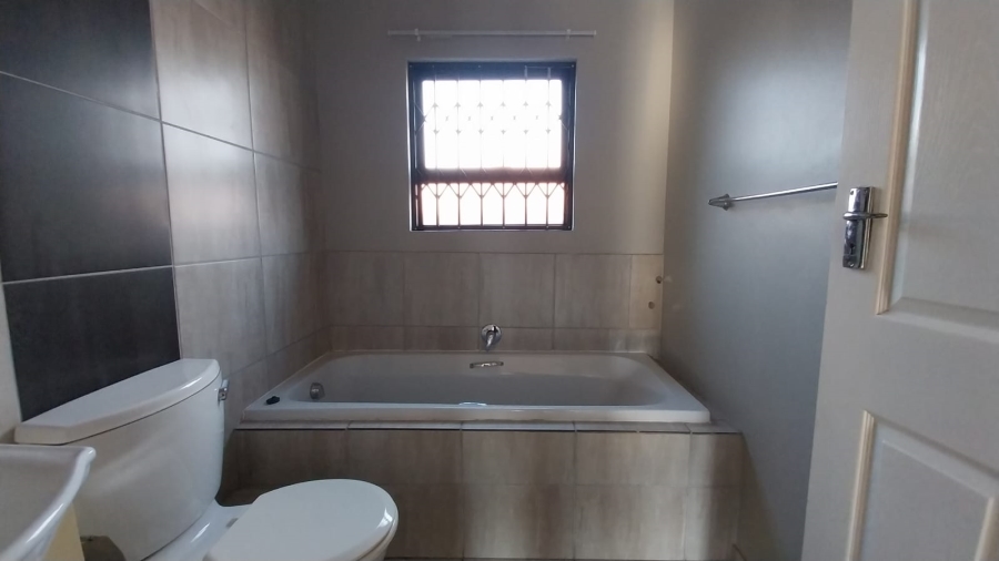 To Let 3 Bedroom Property for Rent in Terra Nova Mpumalanga