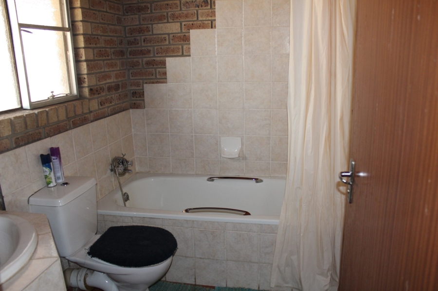 2 Bedroom Property for Sale in Marloth Park Mpumalanga