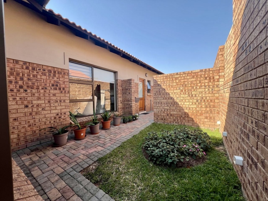 3 Bedroom Property for Sale in Bateleur Estate Mpumalanga
