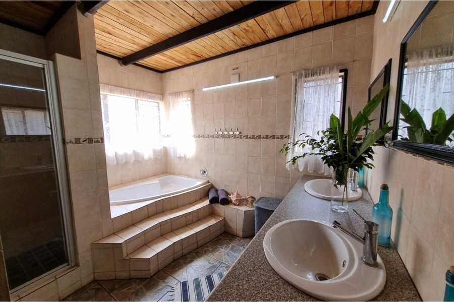 3 Bedroom Property for Sale in Marloth Park Mpumalanga