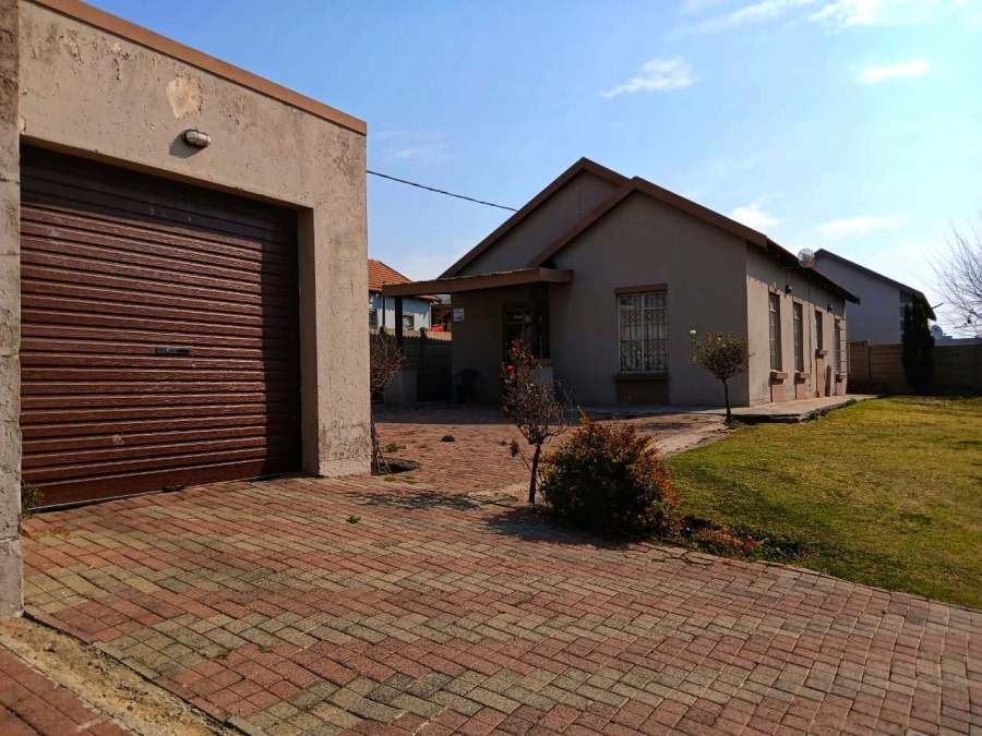 2 Bedroom Property for Sale in George Botha Park Mpumalanga