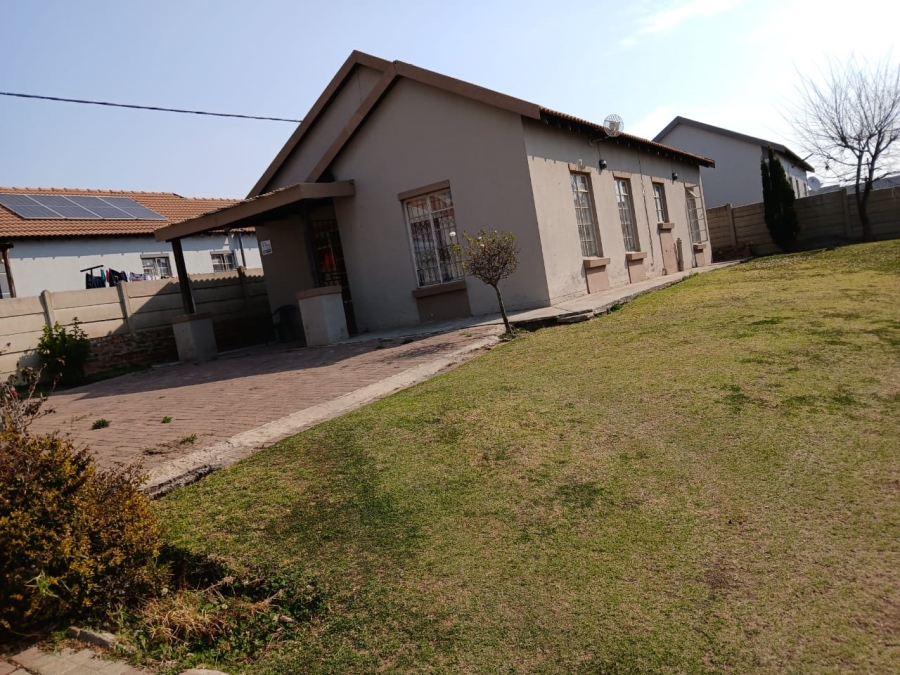 2 Bedroom Property for Sale in George Botha Park Mpumalanga