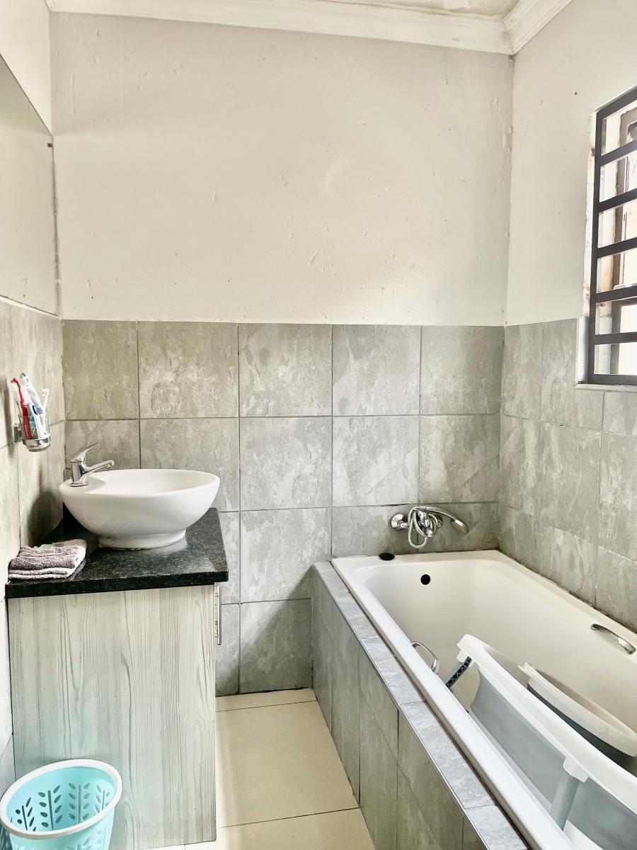 2 Bedroom Property for Sale in Cosmosrand Mpumalanga