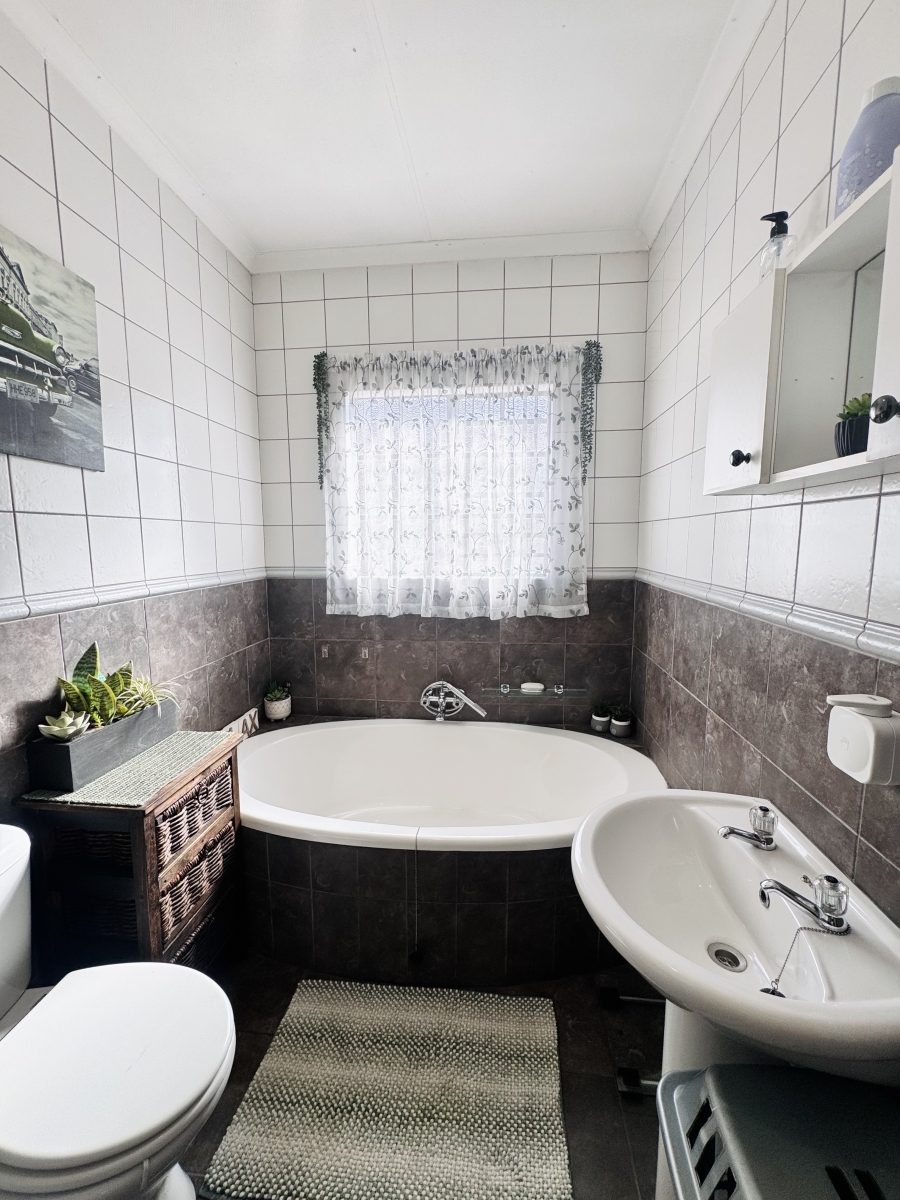 2 Bedroom Property for Sale in Reyno Ridge Mpumalanga