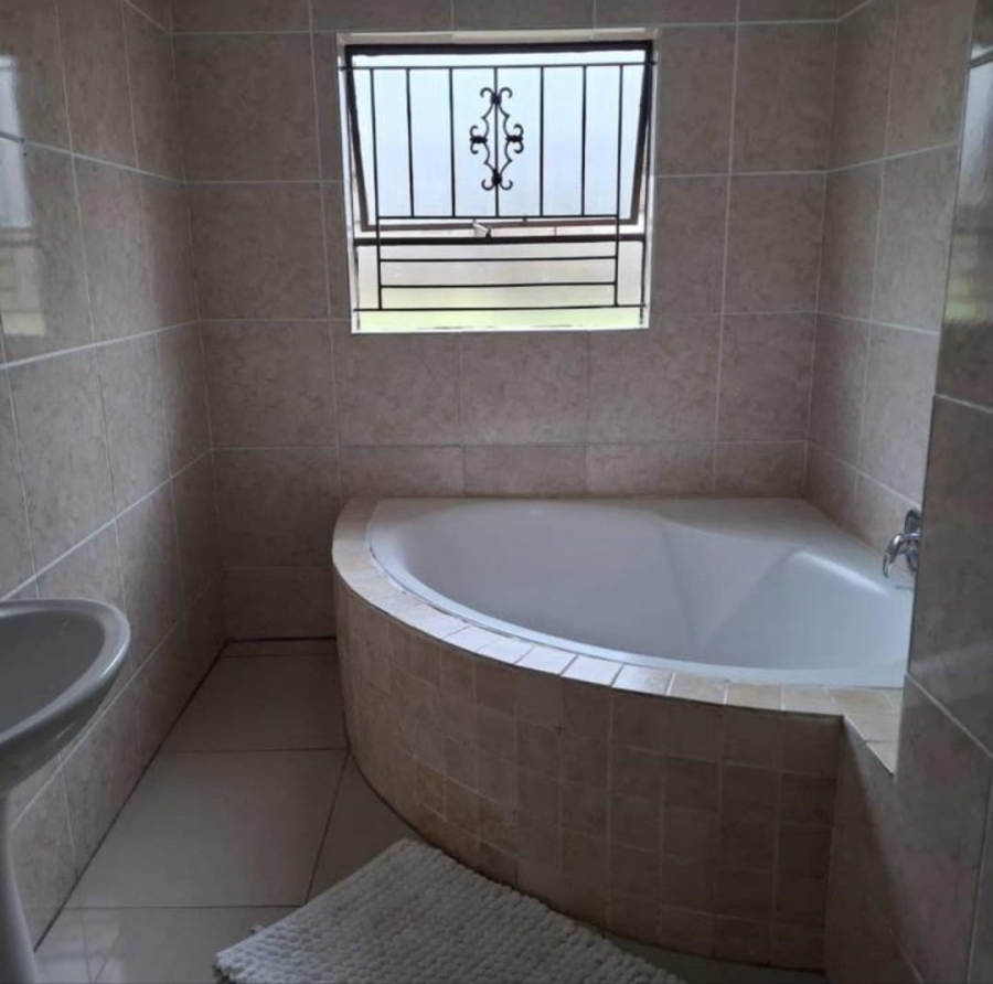 4 Bedroom Property for Sale in Stonehenge Mpumalanga