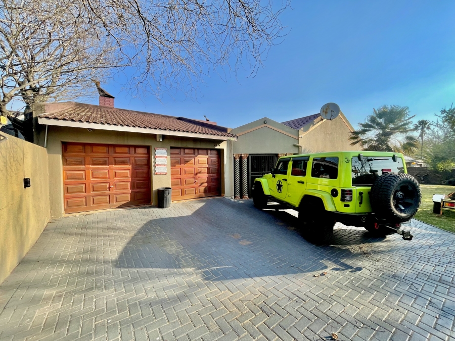 4 Bedroom Property for Sale in Kruinpark Mpumalanga