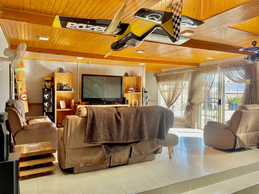4 Bedroom Property for Sale in Kruinpark Mpumalanga