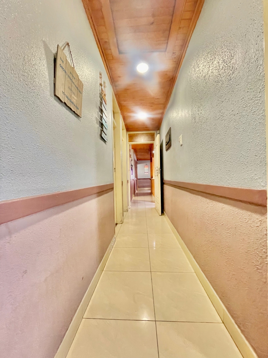 4 Bedroom Property for Sale in Kruinpark Mpumalanga