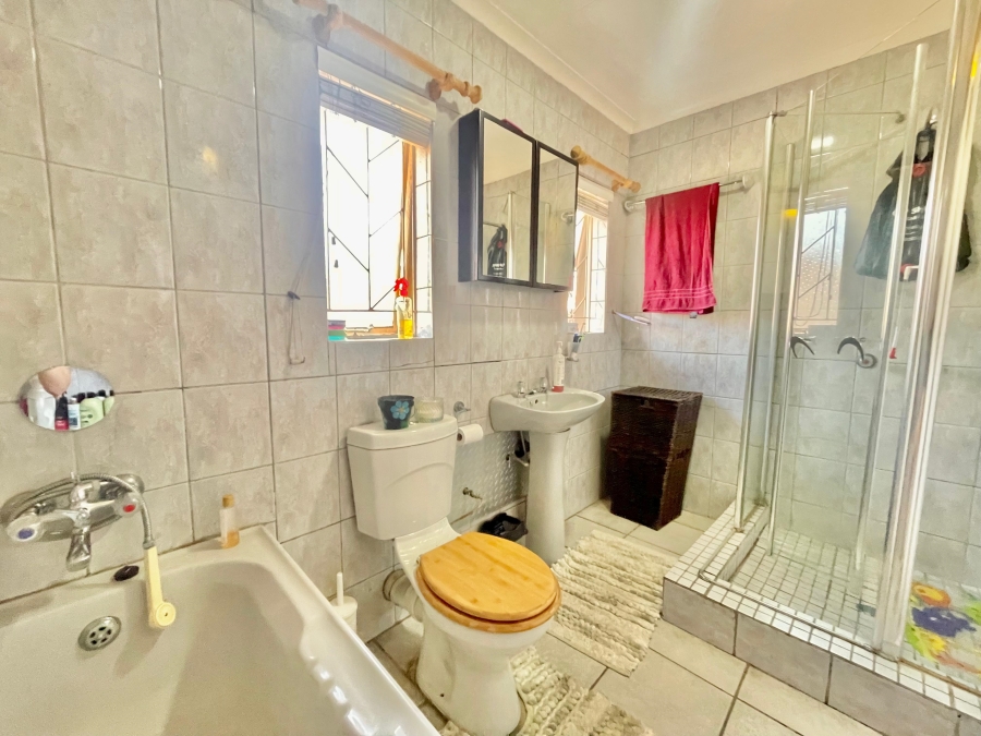 4 Bedroom Property for Sale in Kruinpark Mpumalanga