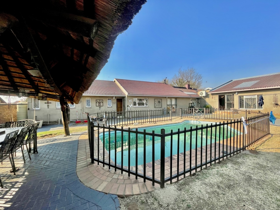 4 Bedroom Property for Sale in Kruinpark Mpumalanga