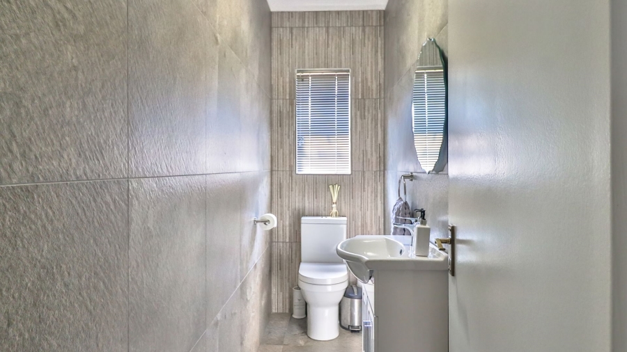 4 Bedroom Property for Sale in West Acres Ext 20 Mpumalanga