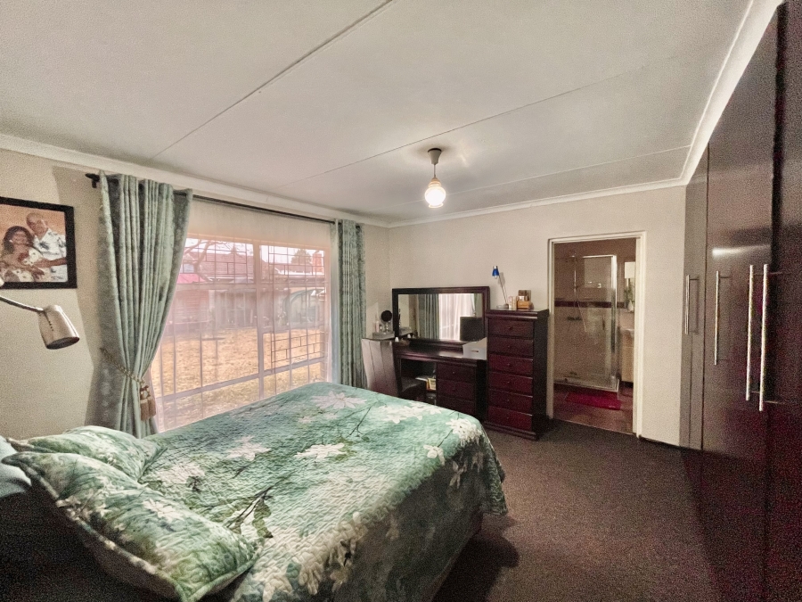 3 Bedroom Property for Sale in Cosmosrand Mpumalanga