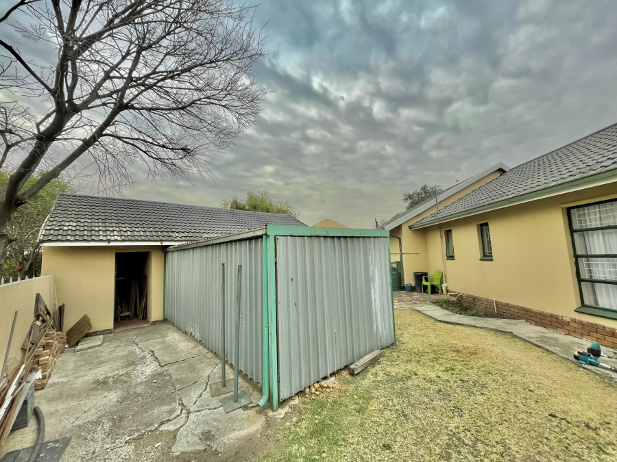 3 Bedroom Property for Sale in Cosmosrand Mpumalanga