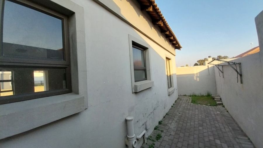 To Let 2 Bedroom Property for Rent in Terra Nova Mpumalanga