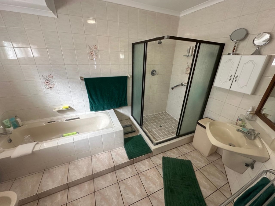 4 Bedroom Property for Sale in Sonheuwel Ext 1 Mpumalanga