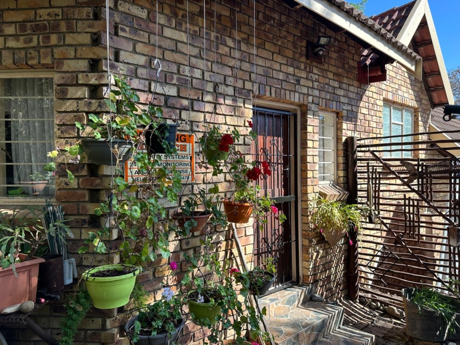 4 Bedroom Property for Sale in Sonheuwel Ext 1 Mpumalanga