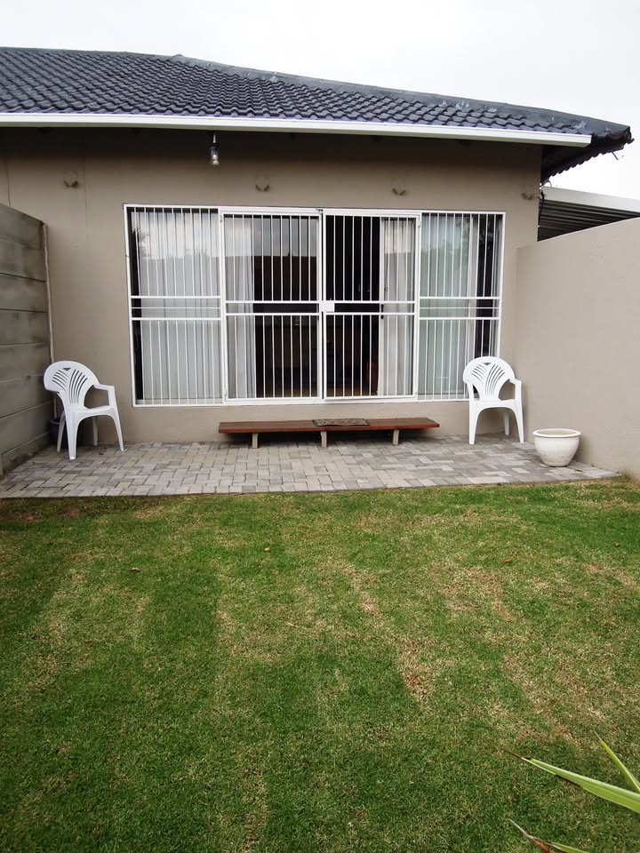 To Let 1 Bedroom Property for Rent in Cosmosrand Mpumalanga
