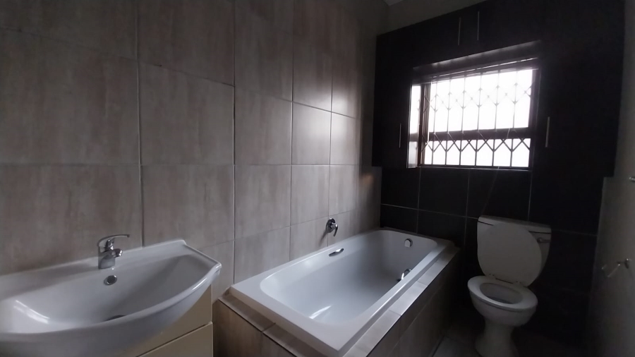 To Let 3 Bedroom Property for Rent in Terra Nova Mpumalanga